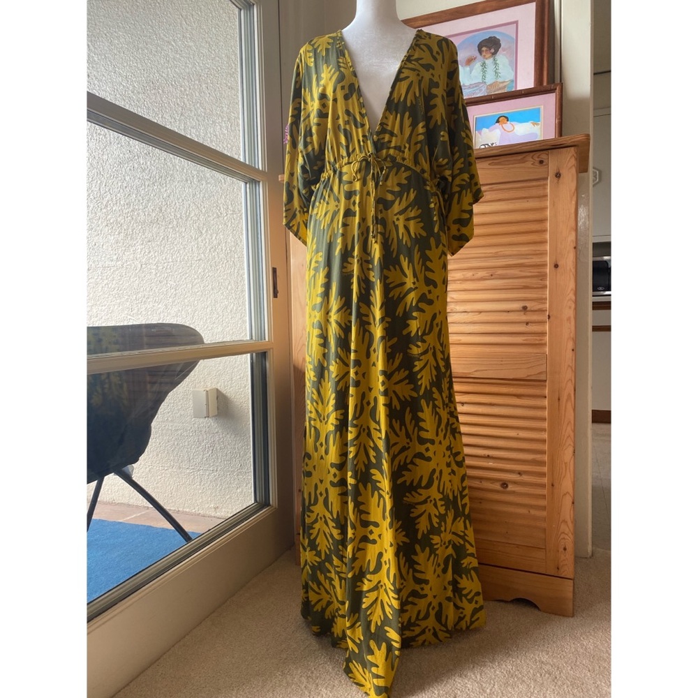 Manuhealii Maxi